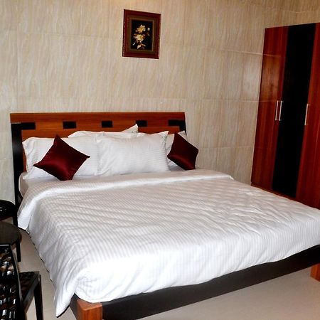 Peace Inn Chennai Zewnętrze zdjęcie