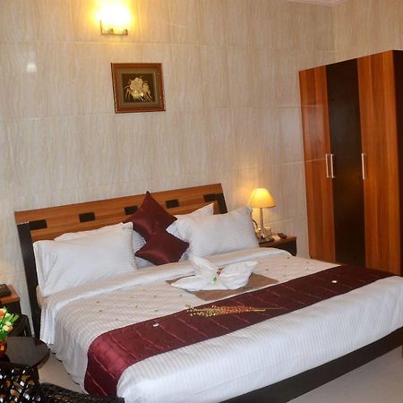 Peace Inn Chennai Zewnętrze zdjęcie