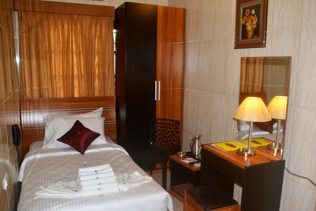 Peace Inn Chennai Zewnętrze zdjęcie