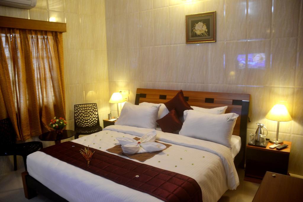Peace Inn Chennai Zewnętrze zdjęcie