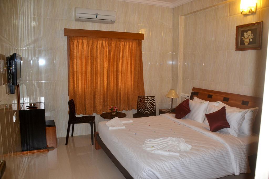Peace Inn Chennai Zewnętrze zdjęcie