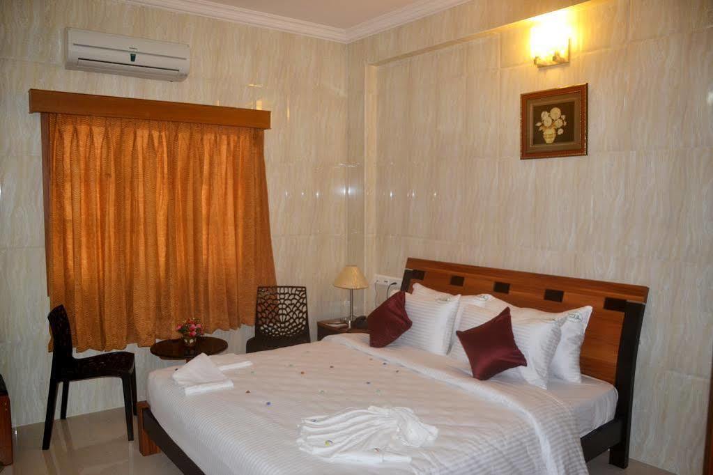 Peace Inn Chennai Zewnętrze zdjęcie
